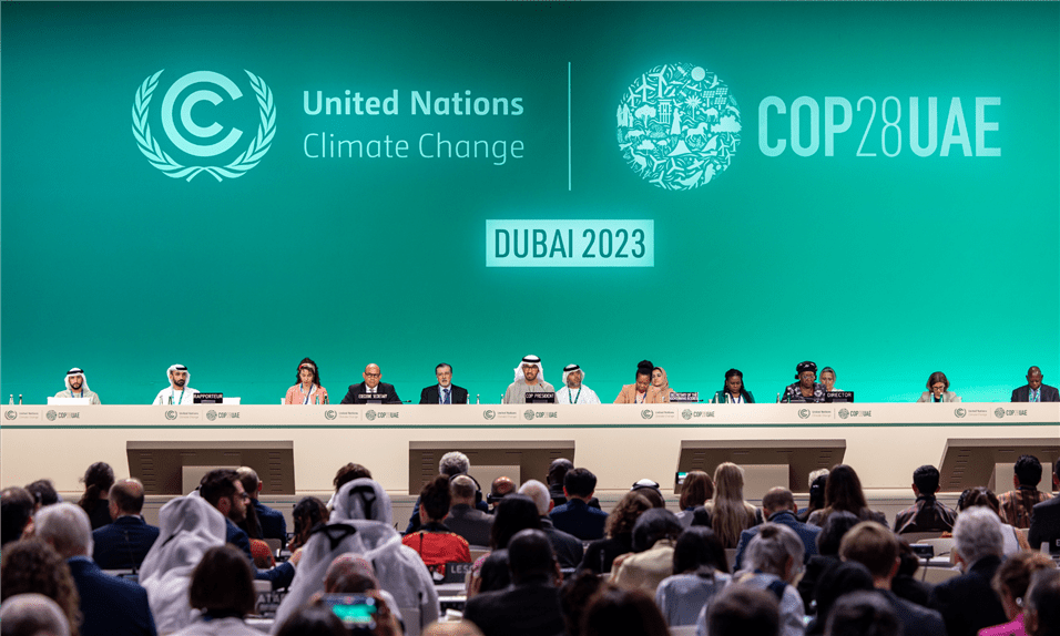 التغيّر المناخي على مفترق طرقٍ: القرارات المحوريّة لمؤتمر الأطراف الثامن والعشرين في اتفاقيّة الأمم المتحدة الإطاريّة بشأن تغيّر المناخ (كوب 28) ودور لبنان الاستراتيجي